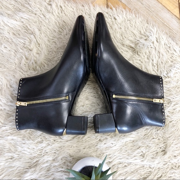 ✖️SOLD✖️•CALVIN KLEIN• Graziana Stud Ankle Bootie - Picture 2 of 8